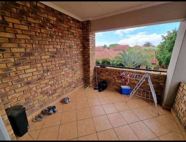 2 BEDROOM TOWNHOUSE FOR SALE IN THERESAPARK